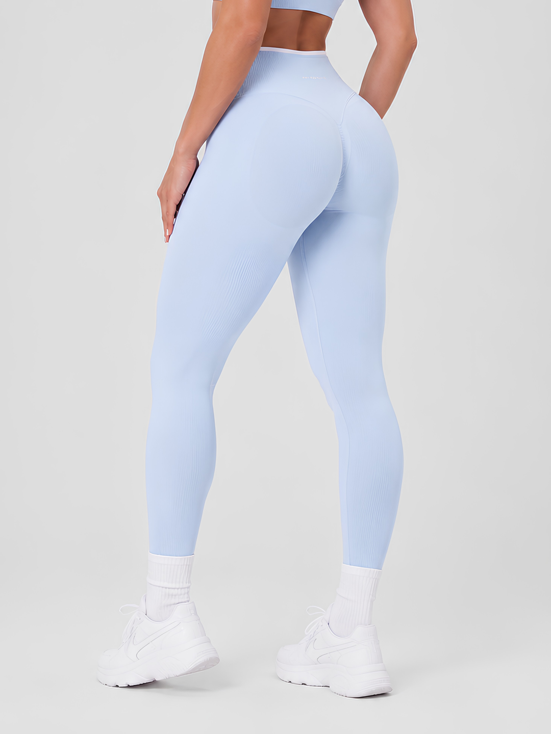 Sleek Line Mid-Waist Scrunch Leggings - Ice Blue #color_iceblue