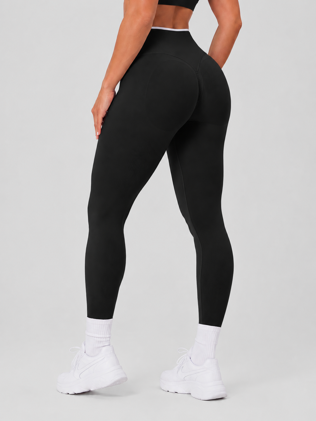 Sleek Line Mid-Waist Scrunch Leggings - Black #color_black
