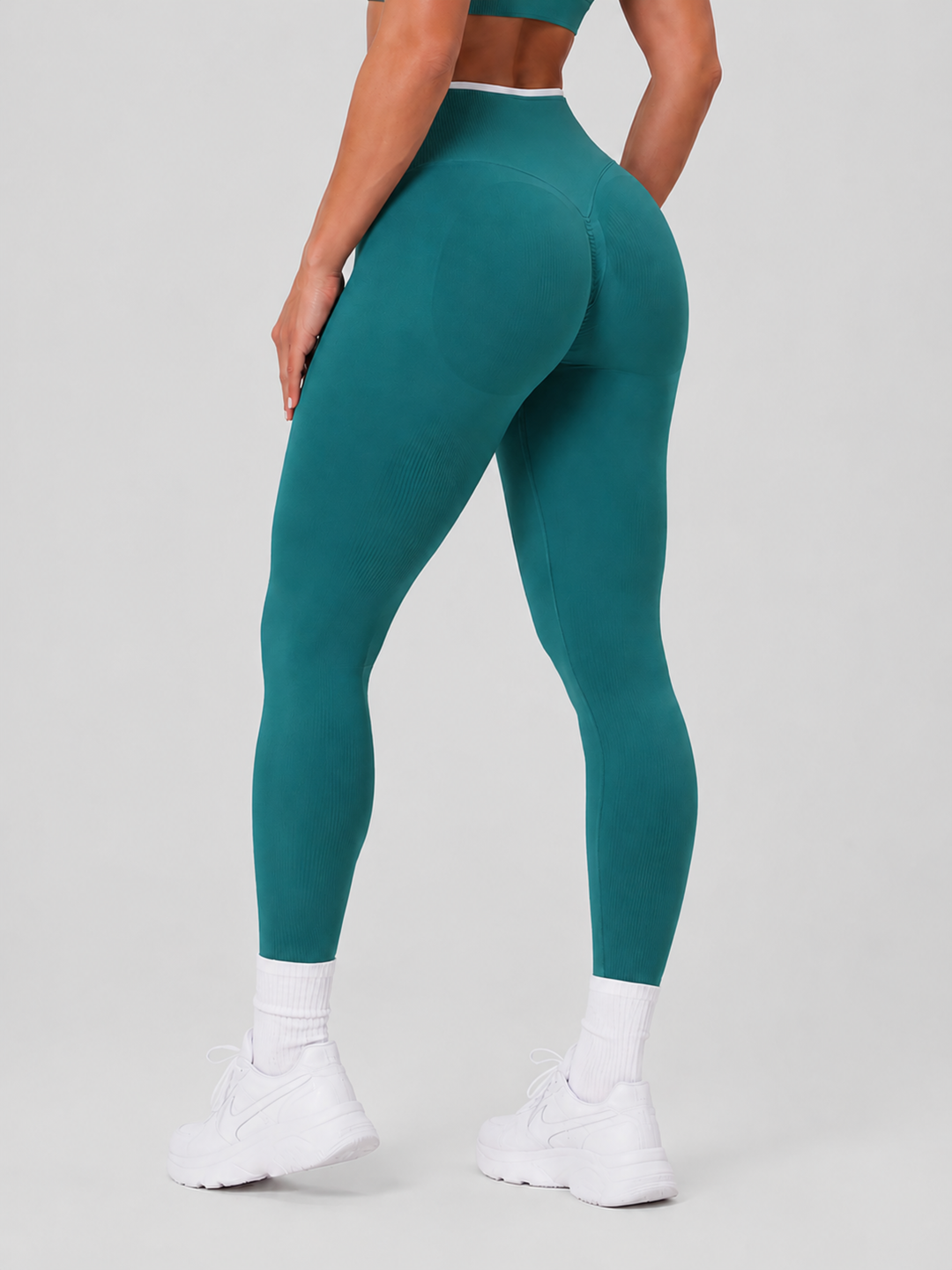 Sleek Line Mid-Waist Scrunch Leggings - Blackish Green #color_blackishgreen