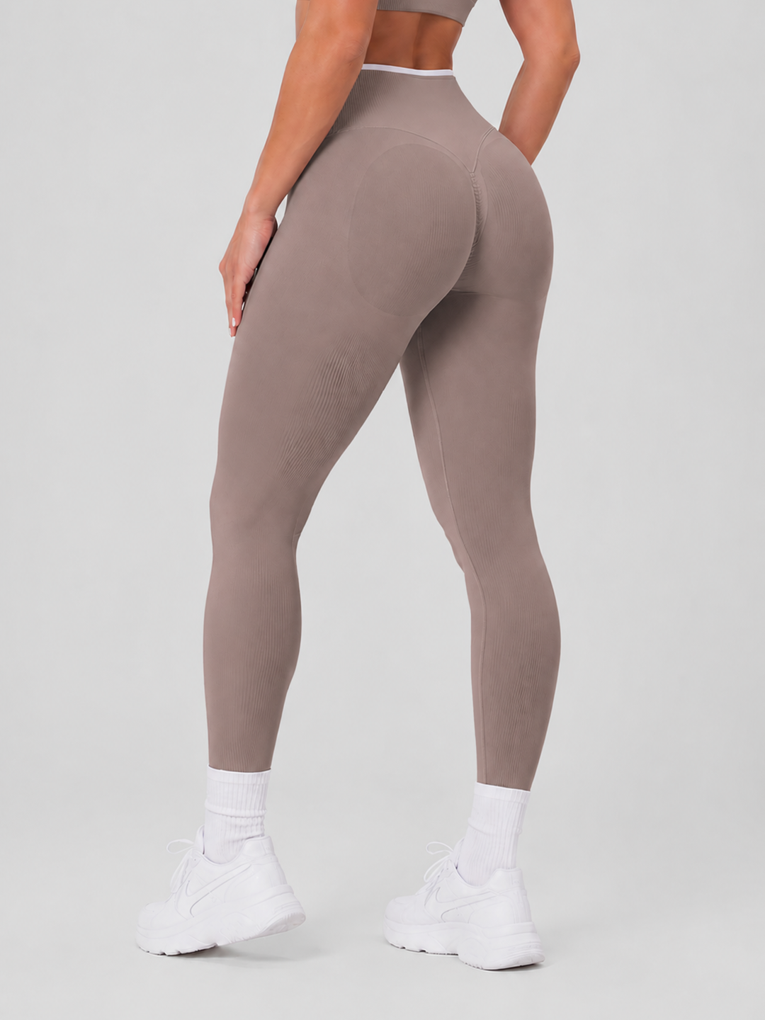 Sleek Line Mid-Waist Scrunch Leggings - Light Brown #color_lightbrown